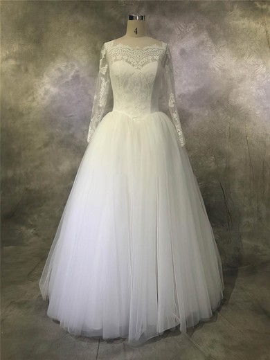 Tulle Scalloped Neck Floor-length Ball Gown with Appliques Lace Wedding Dresses #PWD00022932